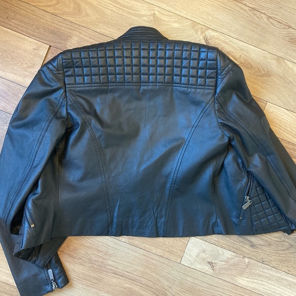 100% Leather Quilted moto Jacket - Picture 3 of 4